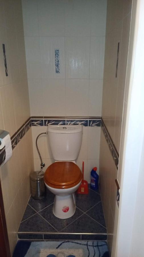 Wolf Apartman Pokojne Ubytovanie V Povazskej Bystrici Ticha Lokalita S Parkovanim Vsade Blizko Vhodne Pre Pracovne Cesty Turistiku Aj Oddych Plne Vybavena Kuchyna Povazska Bystrica Luaran gambar